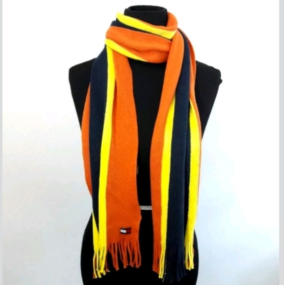 🌟SOLD🌟Mens Tommy Hilfiger Logo Striped Scarf - Picture 2 of 4